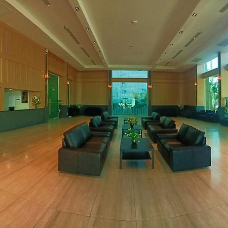 Mayflower Grande Suite Hotel Phitsanulok Buitenkant foto