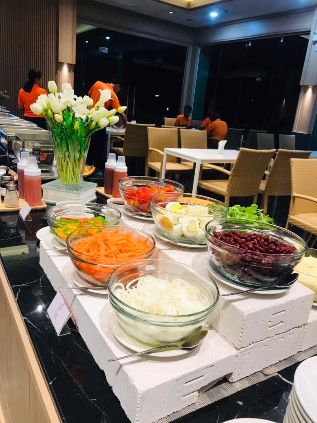 Mayflower Grande Suite Hotel Phitsanulok Buitenkant foto