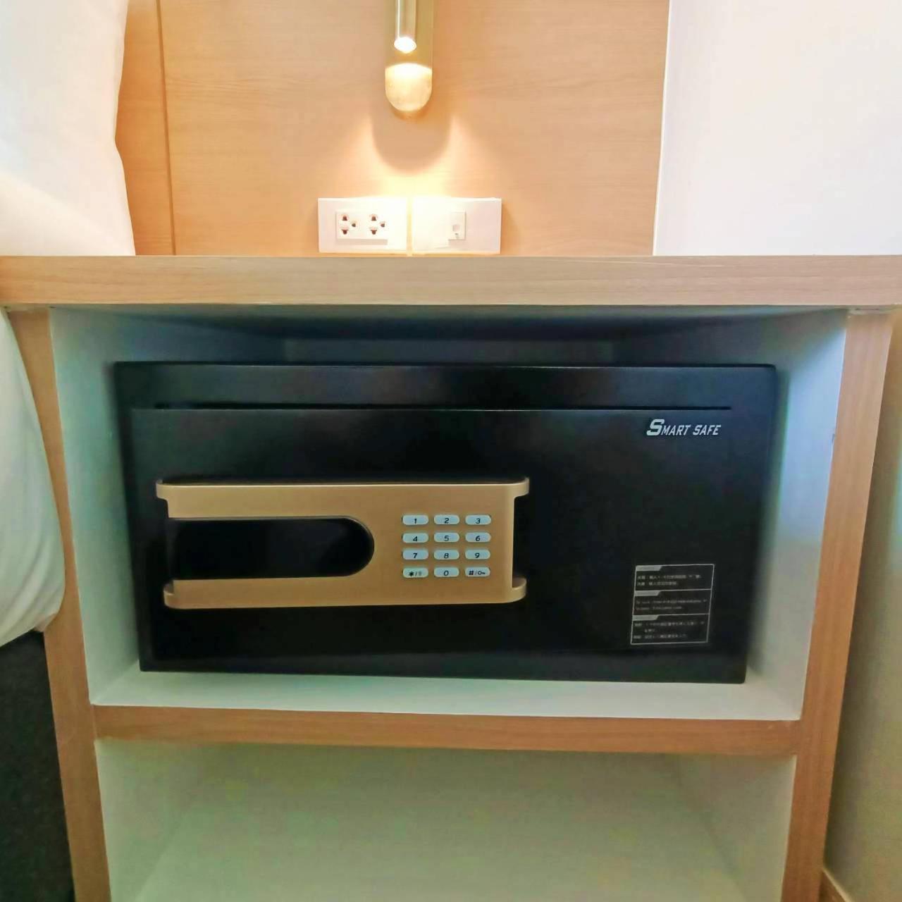 Mayflower Grande Suite Hotel Phitsanulok Buitenkant foto