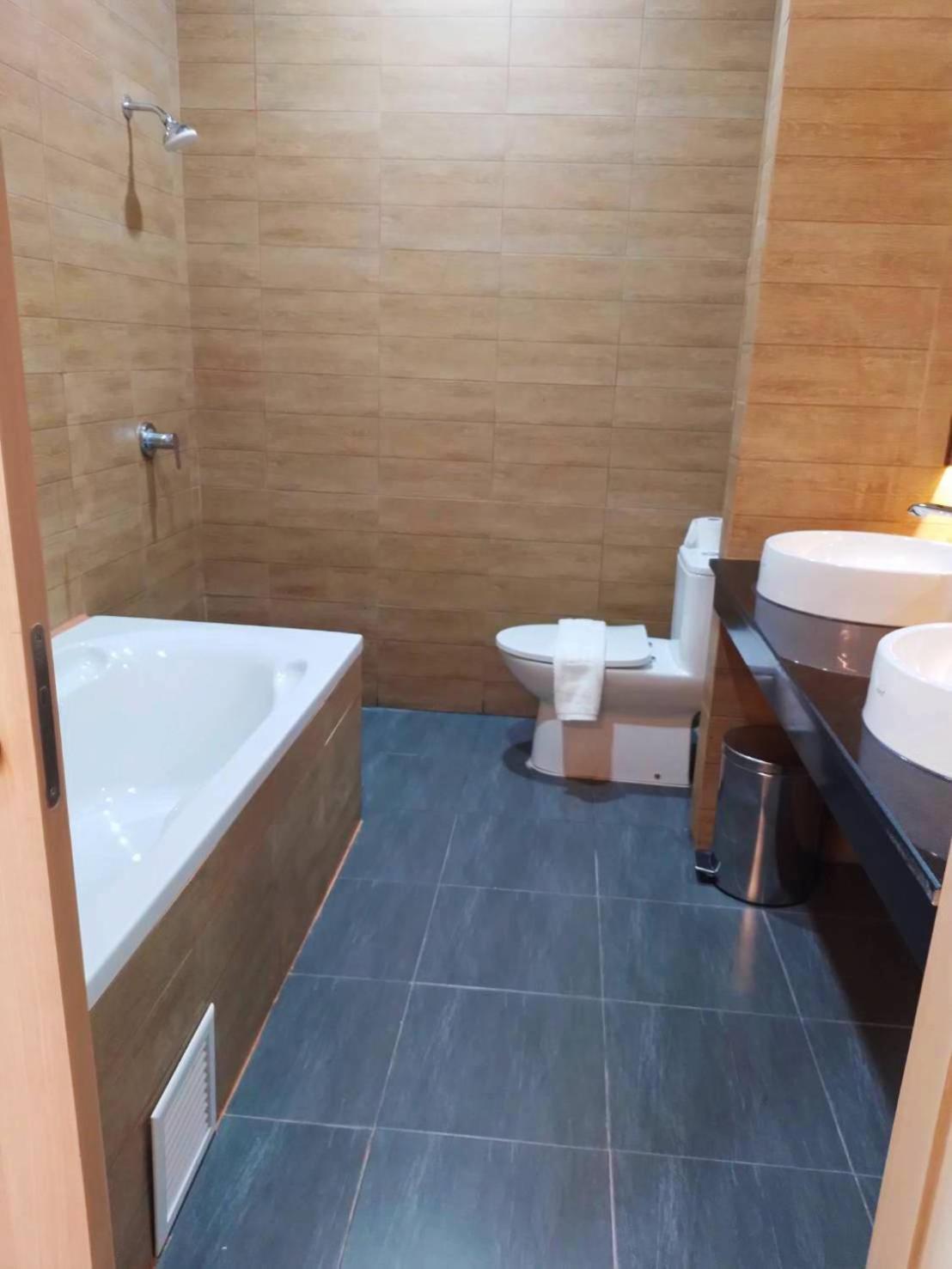 Mayflower Grande Suite Hotel Phitsanulok Buitenkant foto
